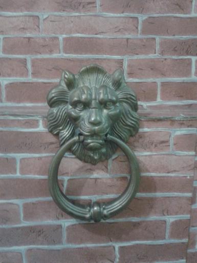 Lion Brass Handle Item code P.140D size long 200 mm wide 115 mm.