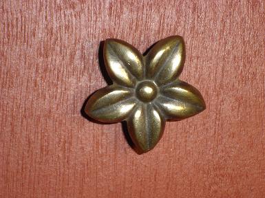 Flower Handle Brass code N.098 size wide 50 mm.