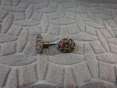 Flower brass handle Item Code KS734 size wide 31 mm.high 21 mm.